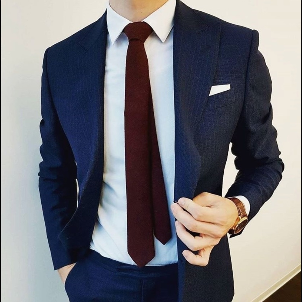 H&M Burgundy Sateen Skinny Tie